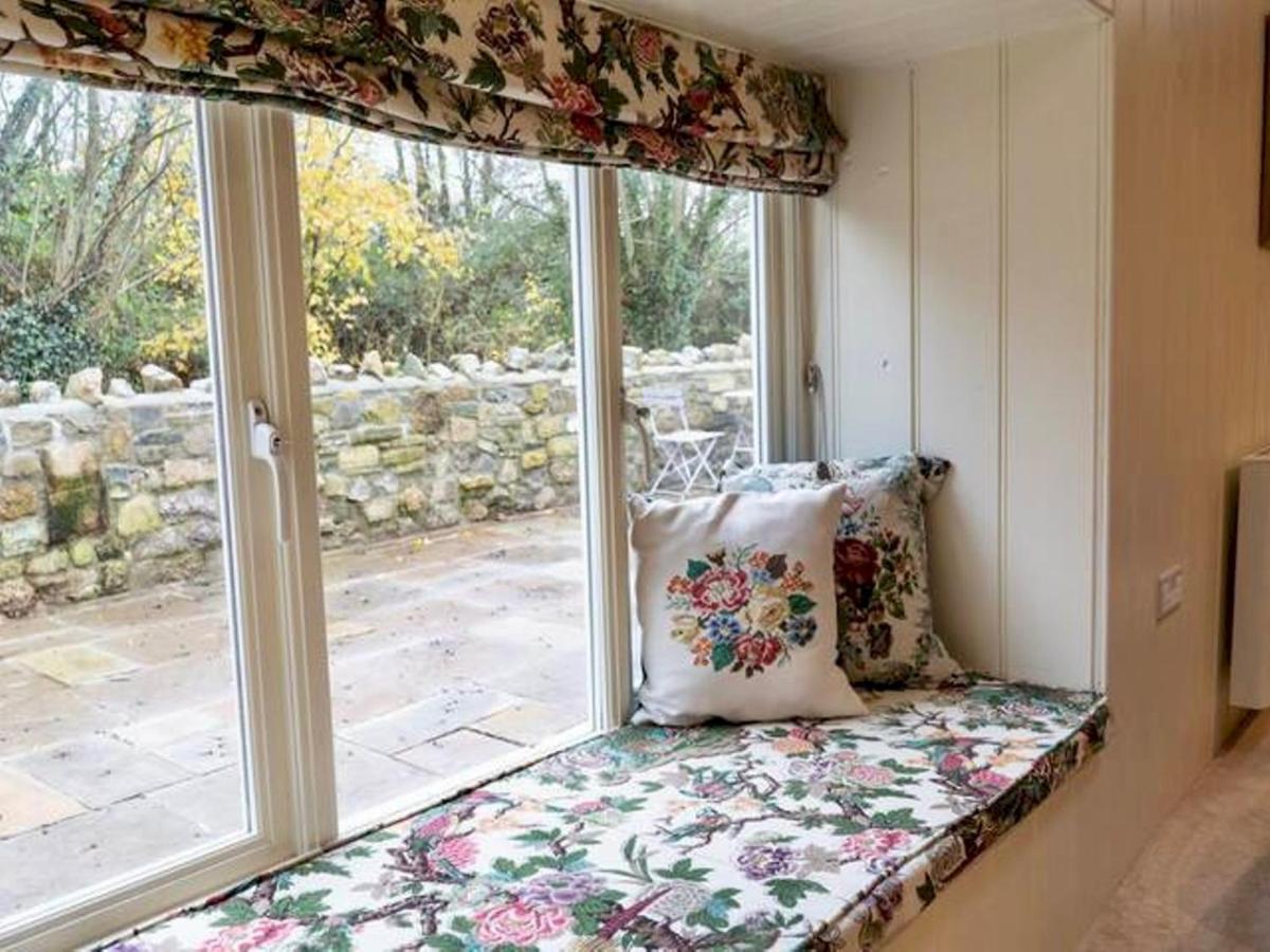 Pass The Keys Goose Feather Barn, Wedmore Luxury Cottage For Two Экстерьер фото