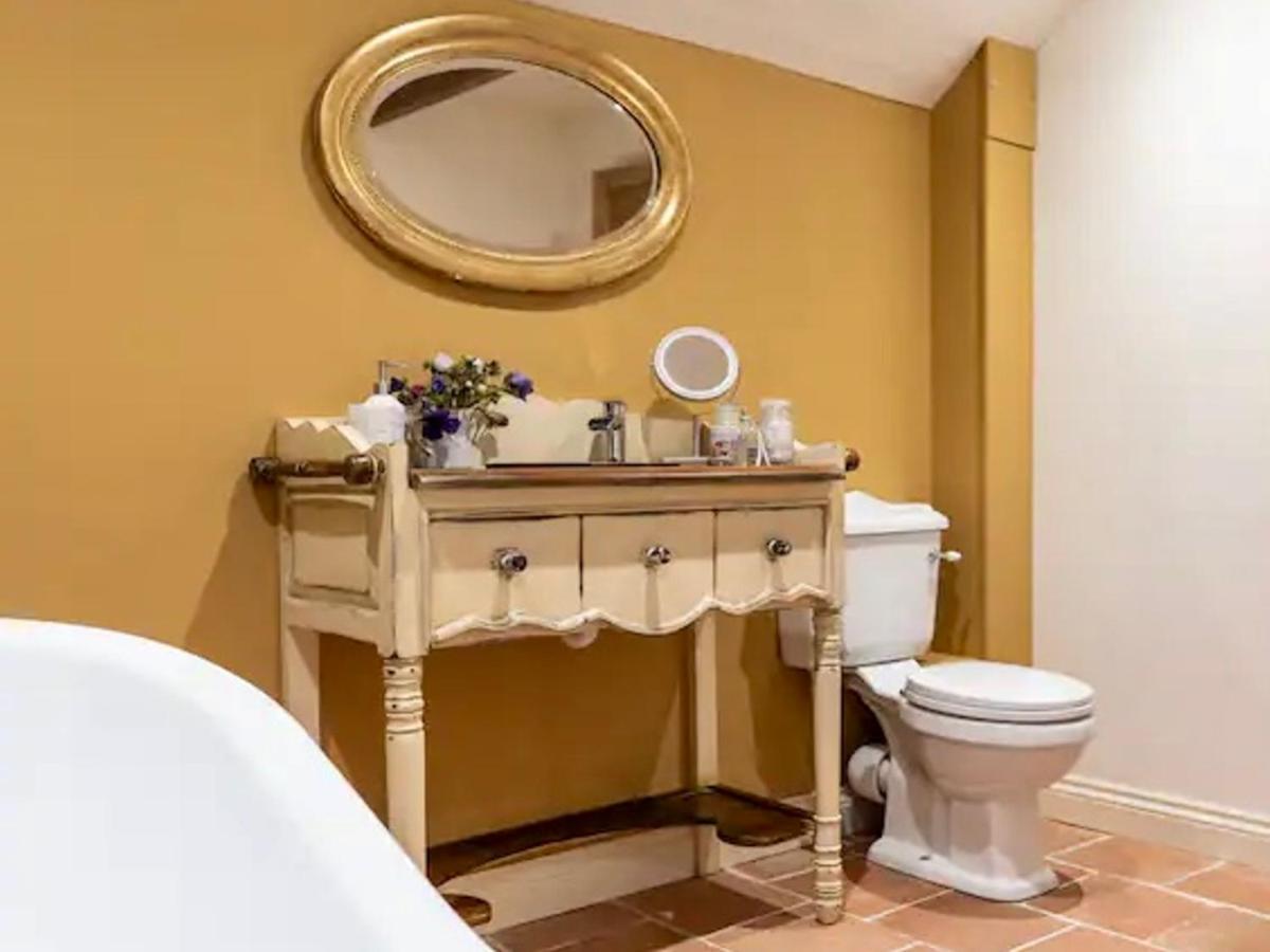 Pass The Keys Goose Feather Barn, Wedmore Luxury Cottage For Two Экстерьер фото
