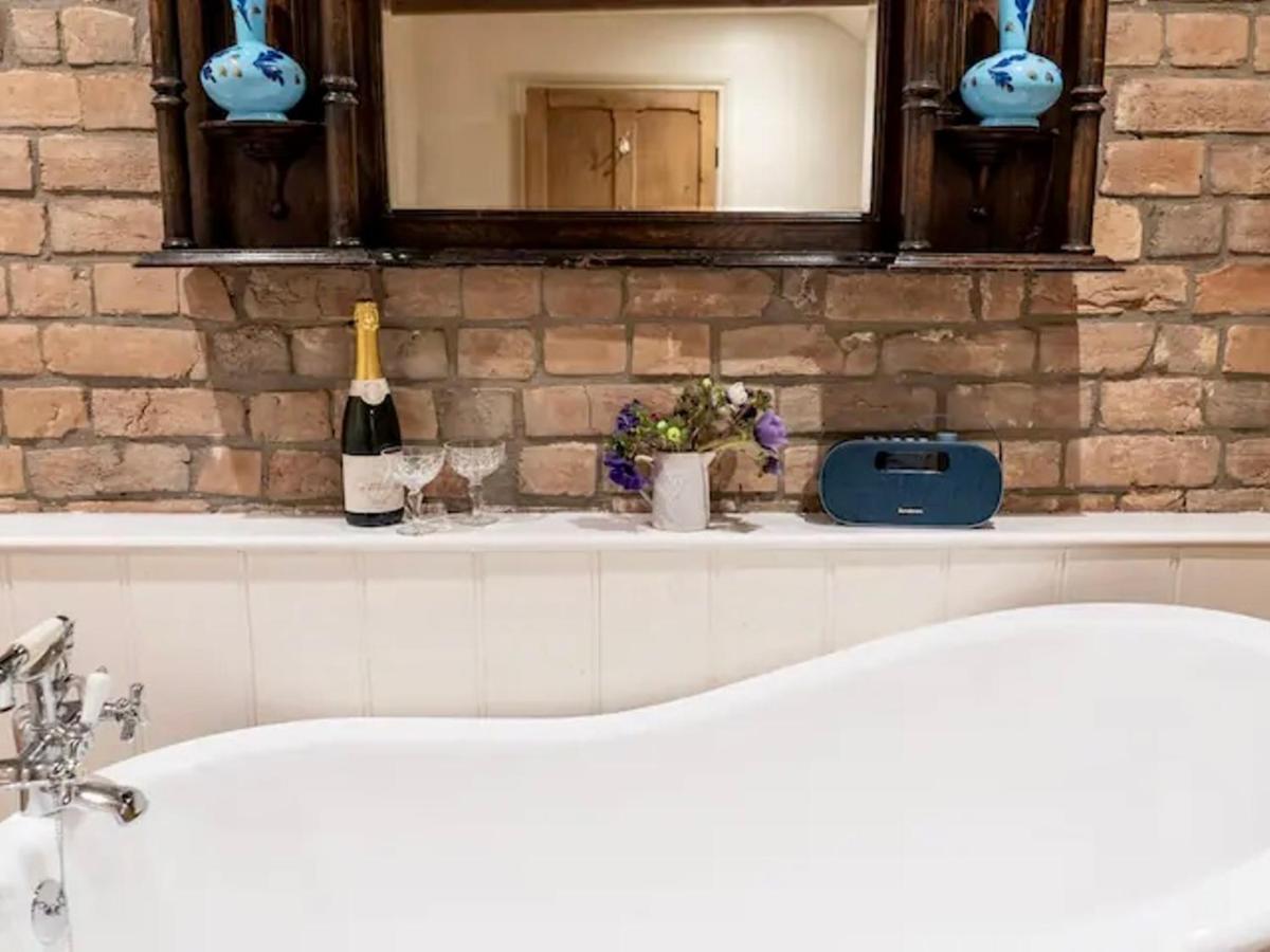 Pass The Keys Goose Feather Barn, Wedmore Luxury Cottage For Two Экстерьер фото